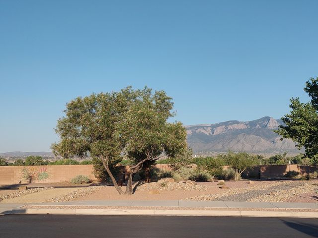 901 Prairie Zinnia Drive, Bernalillo, NM 87004