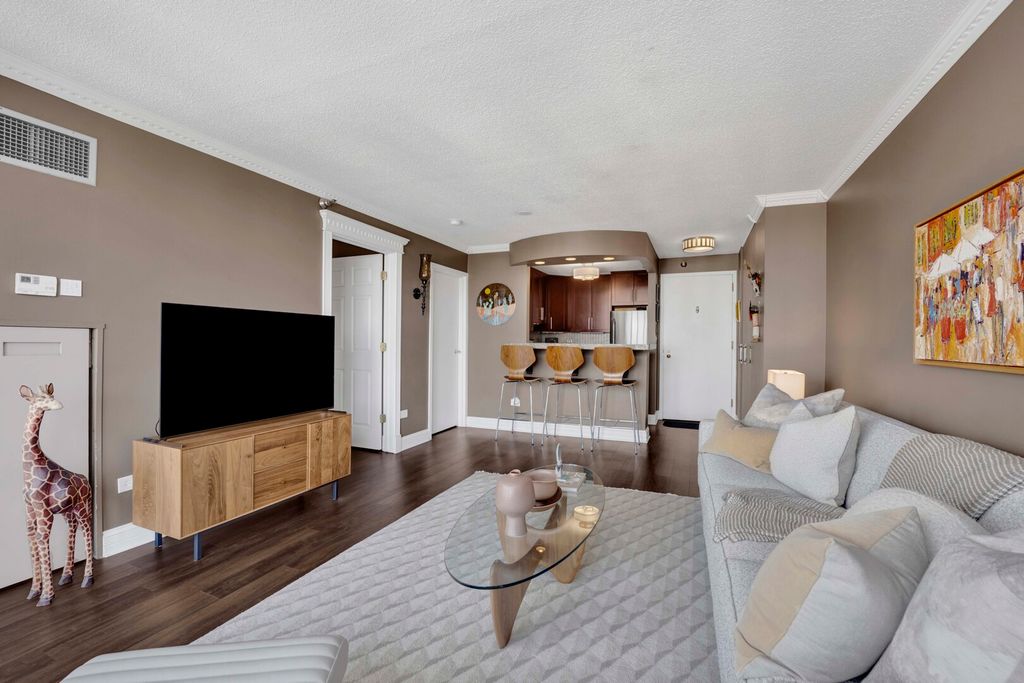 111 W Maple Street 1608, Chicago, IL 60610 — photo 4
