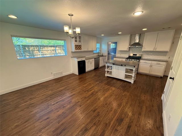 10388 Sandra Lynn Drive, Dallas, TX 75228