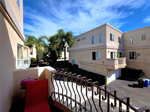 5340 Las Virgenes Road 1, Calabasas, CA 91302
