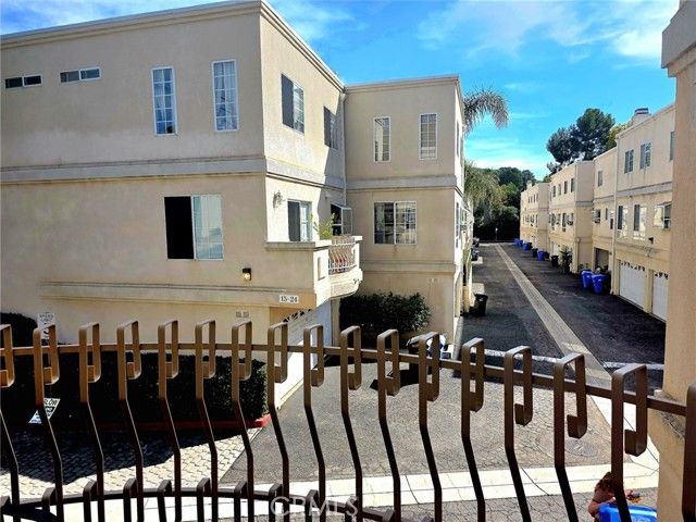 5340 Las Virgenes Road 1, Calabasas, CA 91302