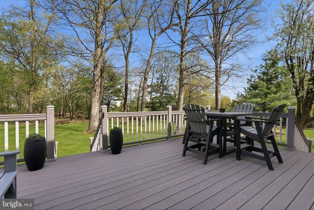 327 ABBEY LN, Lansdale, PA 19446