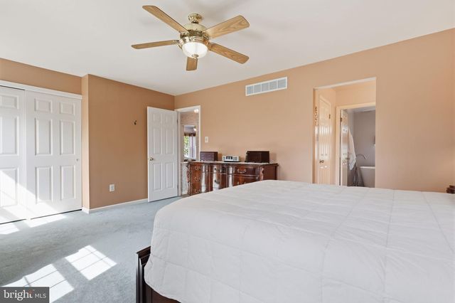 327 ABBEY LN, Lansdale, PA 19446