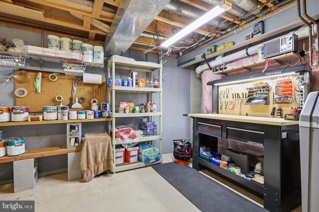 327 ABBEY LN, Lansdale, PA 19446