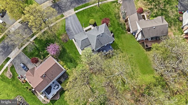 327 ABBEY LN, Lansdale, PA 19446