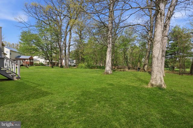 327 ABBEY LN, Lansdale, PA 19446