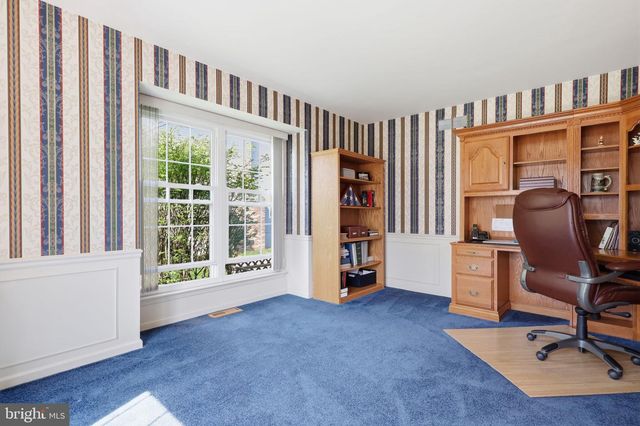 327 ABBEY LN, Lansdale, PA 19446