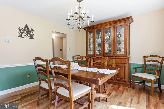 327 ABBEY LN, Lansdale, PA 19446