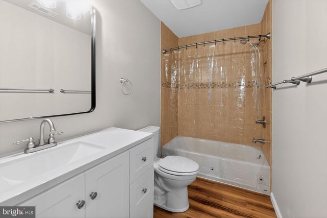 92 VEGAS DR, Hanover, PA 17331