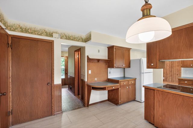 2431 Francis Street, South Saint Paul, MN 55075