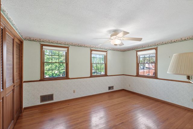 2431 Francis Street, South Saint Paul, MN 55075