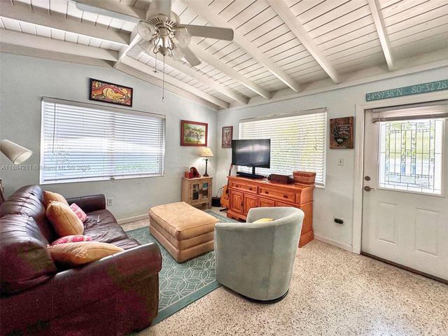319 Woods Ave, Plantation Key, FL 33070