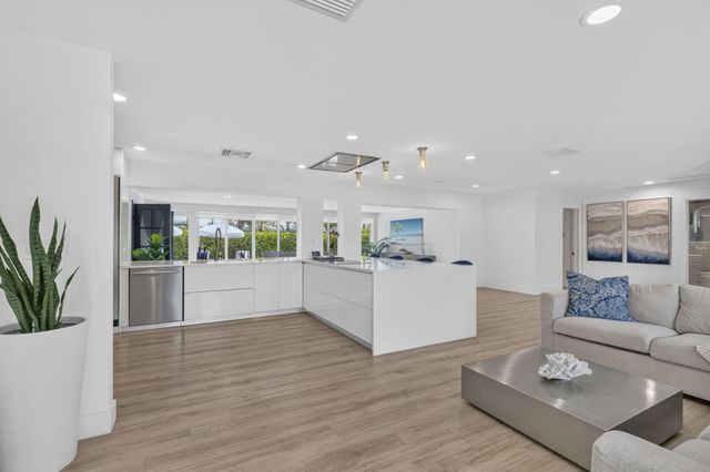 2917 NE 35th Court, Lighthouse Point, FL 33064
