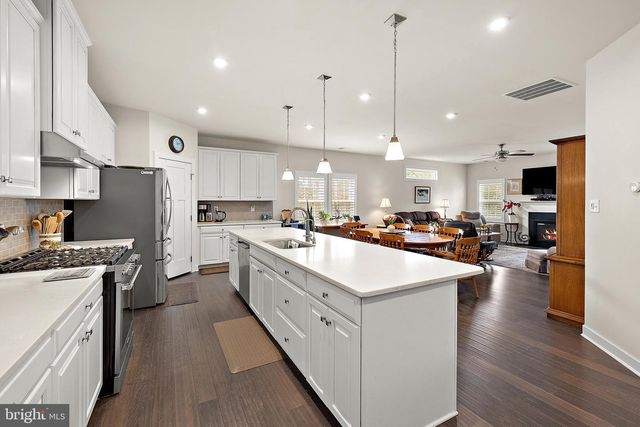 8 OLD FORGE DR, Ocean View, DE 19970