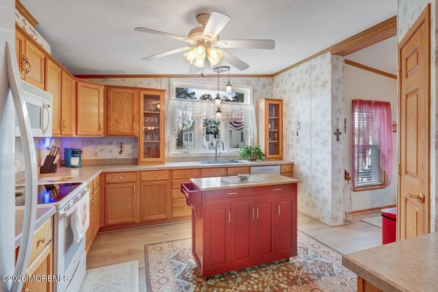 902 Oak Ridge Terrace, Whiting, NJ 08759