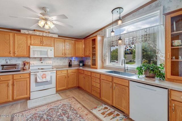902 Oak Ridge Terrace, Whiting, NJ 08759
