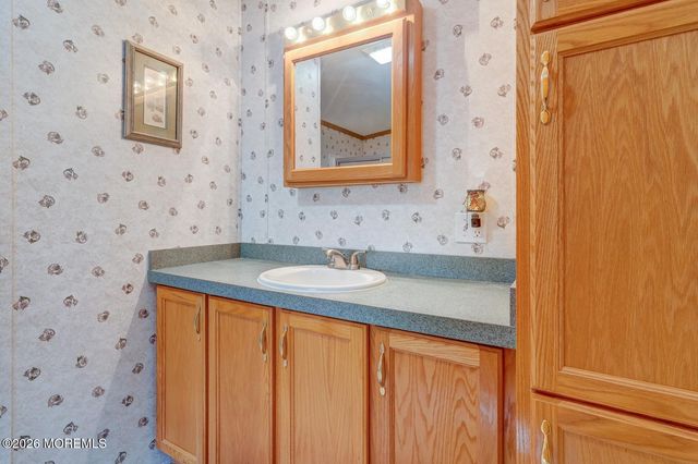 902 Oak Ridge Terrace, Whiting, NJ 08759