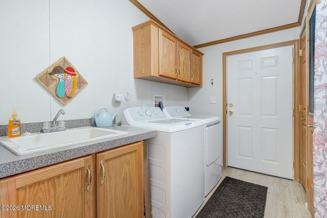 902 Oak Ridge Terrace, Whiting, NJ 08759