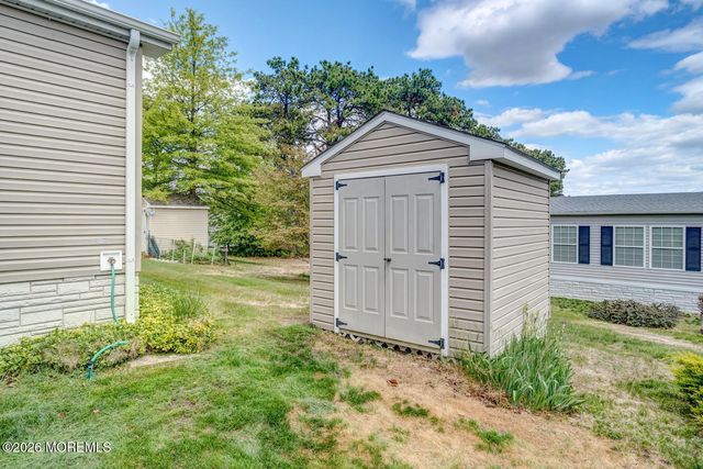 902 Oak Ridge Terrace, Whiting, NJ 08759