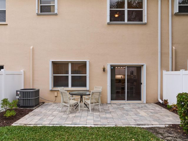 208 SW Otter Run Place, Stuart, FL 34997