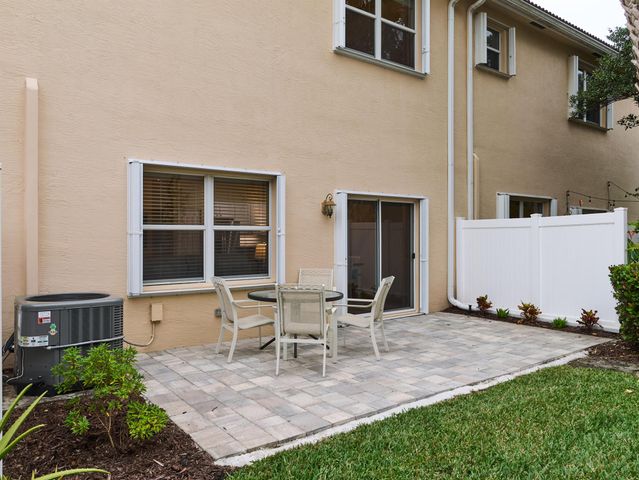 208 SW Otter Run Place, Stuart, FL 34997