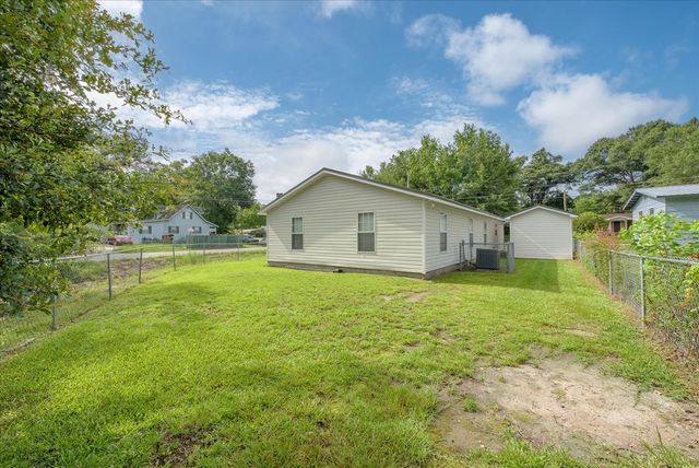 711 Dutch St, Dothan, AL 36301