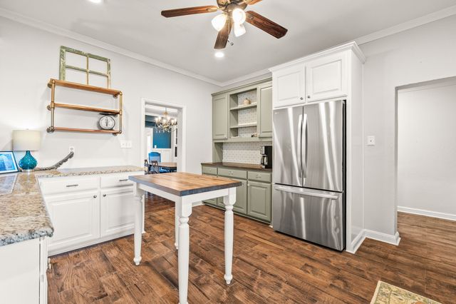 518 E College Street, Gunter, TX 75058