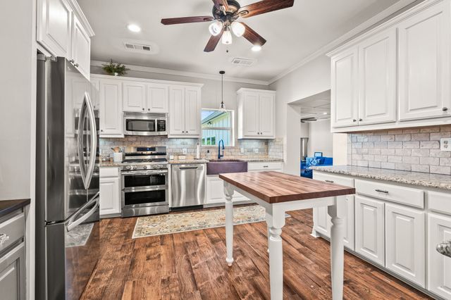 518 E College Street, Gunter, TX 75058