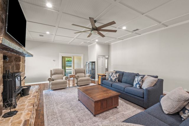 518 E College Street, Gunter, TX 75058