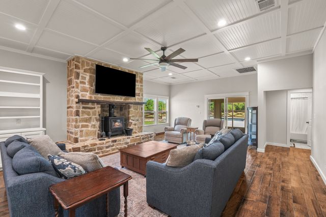 518 E College Street, Gunter, TX 75058