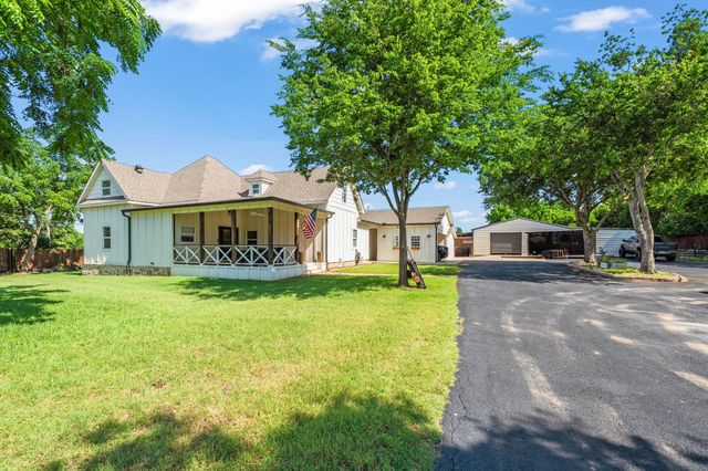 518 E College Street, Gunter, TX 75058