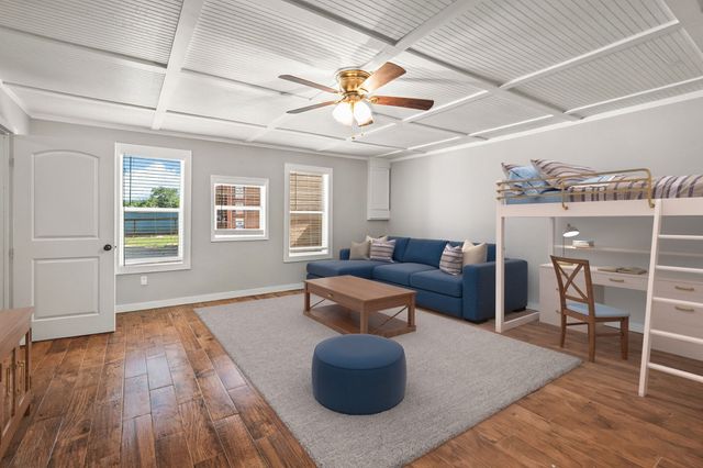 518 E College Street, Gunter, TX 75058
