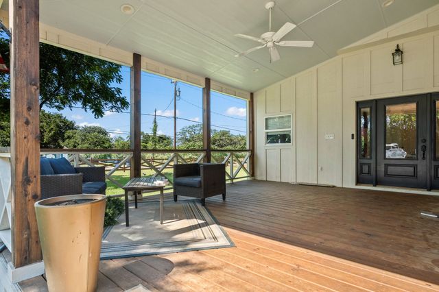 518 E College Street, Gunter, TX 75058
