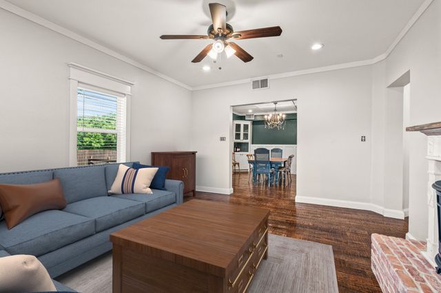 518 E College Street, Gunter, TX 75058