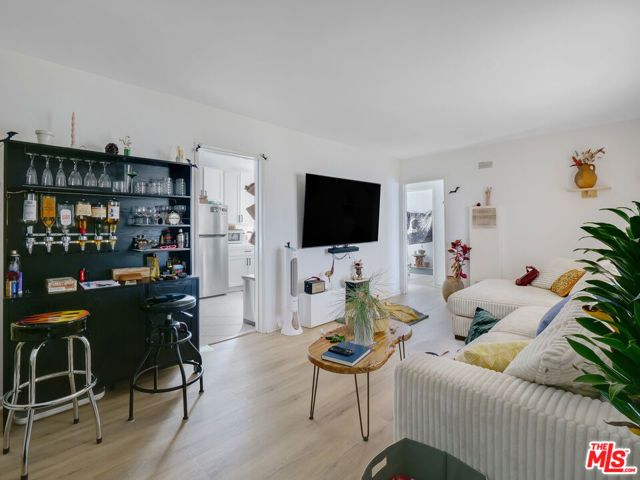 4061 Wade Street, Los Angeles, CA 90066