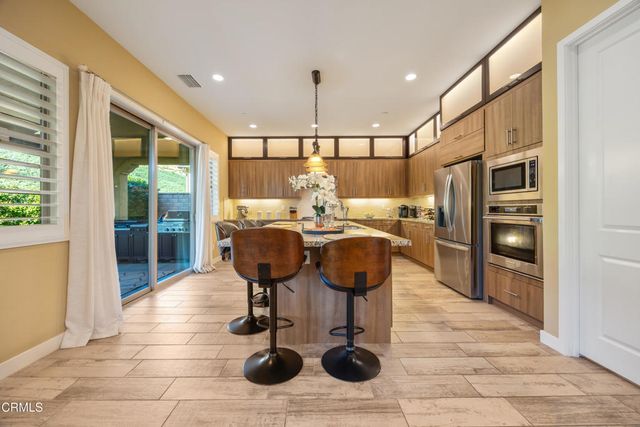 627 E Orange Blossom Way E, Azusa, CA 91702