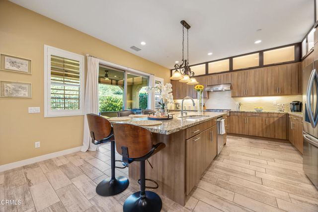 627 E Orange Blossom Way E, Azusa, CA 91702