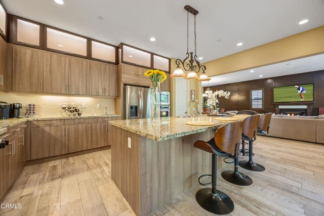 627 E Orange Blossom Way E, Azusa, CA 91702