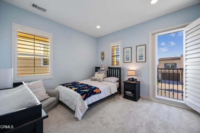 627 E Orange Blossom Way E, Azusa, CA 91702