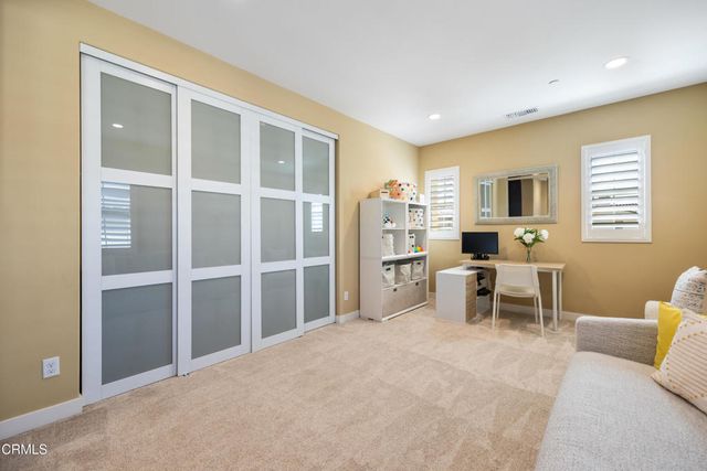 627 E Orange Blossom Way E, Azusa, CA 91702