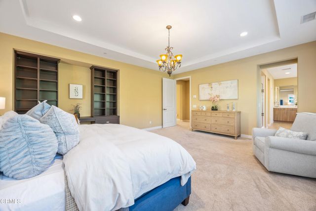 627 E Orange Blossom Way E, Azusa, CA 91702