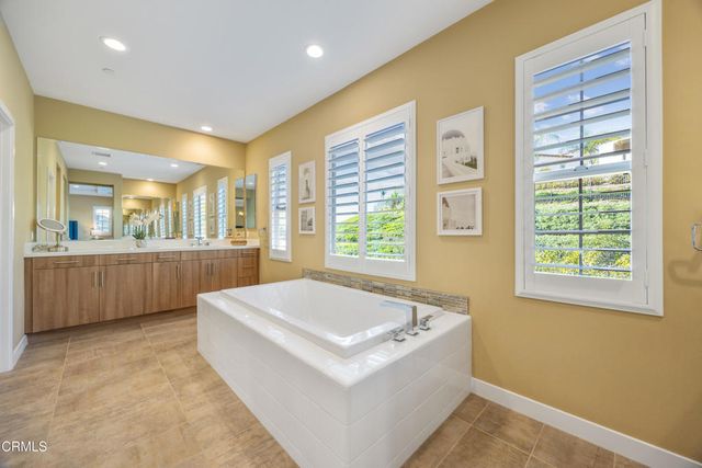 627 E Orange Blossom Way E, Azusa, CA 91702