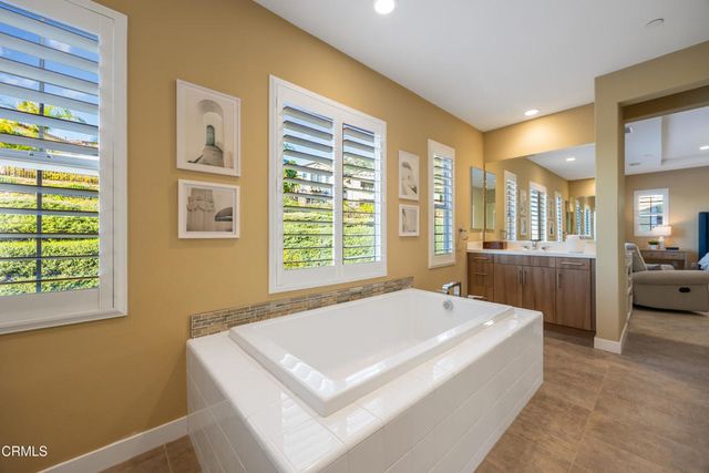 627 E Orange Blossom Way E, Azusa, CA 91702