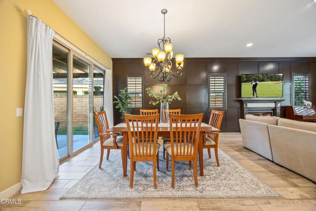 627 E Orange Blossom Way E, Azusa, CA 91702