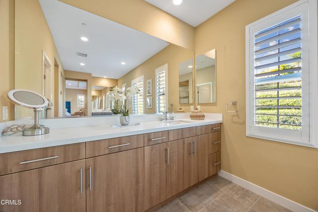 627 E Orange Blossom Way E, Azusa, CA 91702