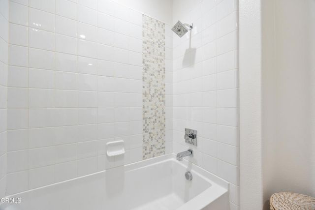 627 E Orange Blossom Way E, Azusa, CA 91702