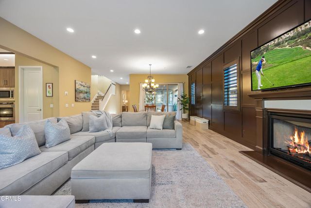 627 E Orange Blossom Way E, Azusa, CA 91702