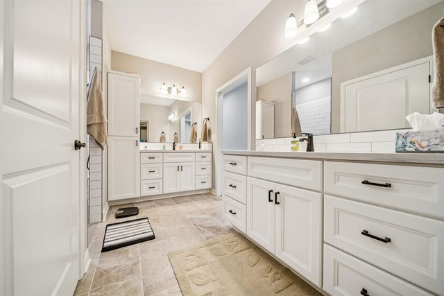 3641 N Lakeway Ct, Wichita, KS 67205