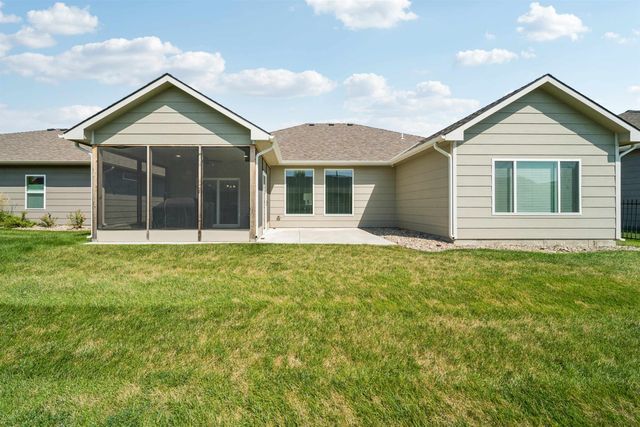3641 N Lakeway Ct, Wichita, KS 67205