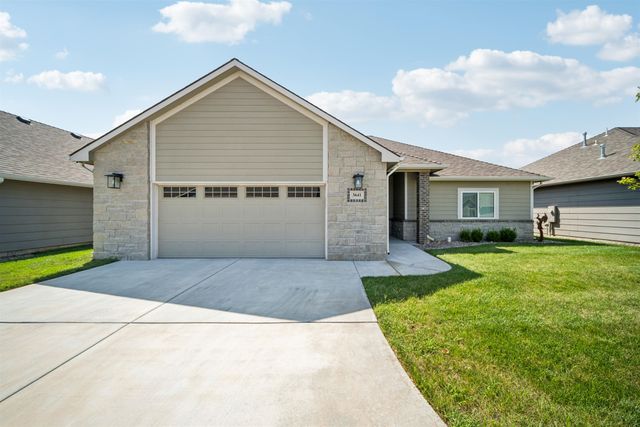 3641 N Lakeway Ct, Wichita, KS 67205